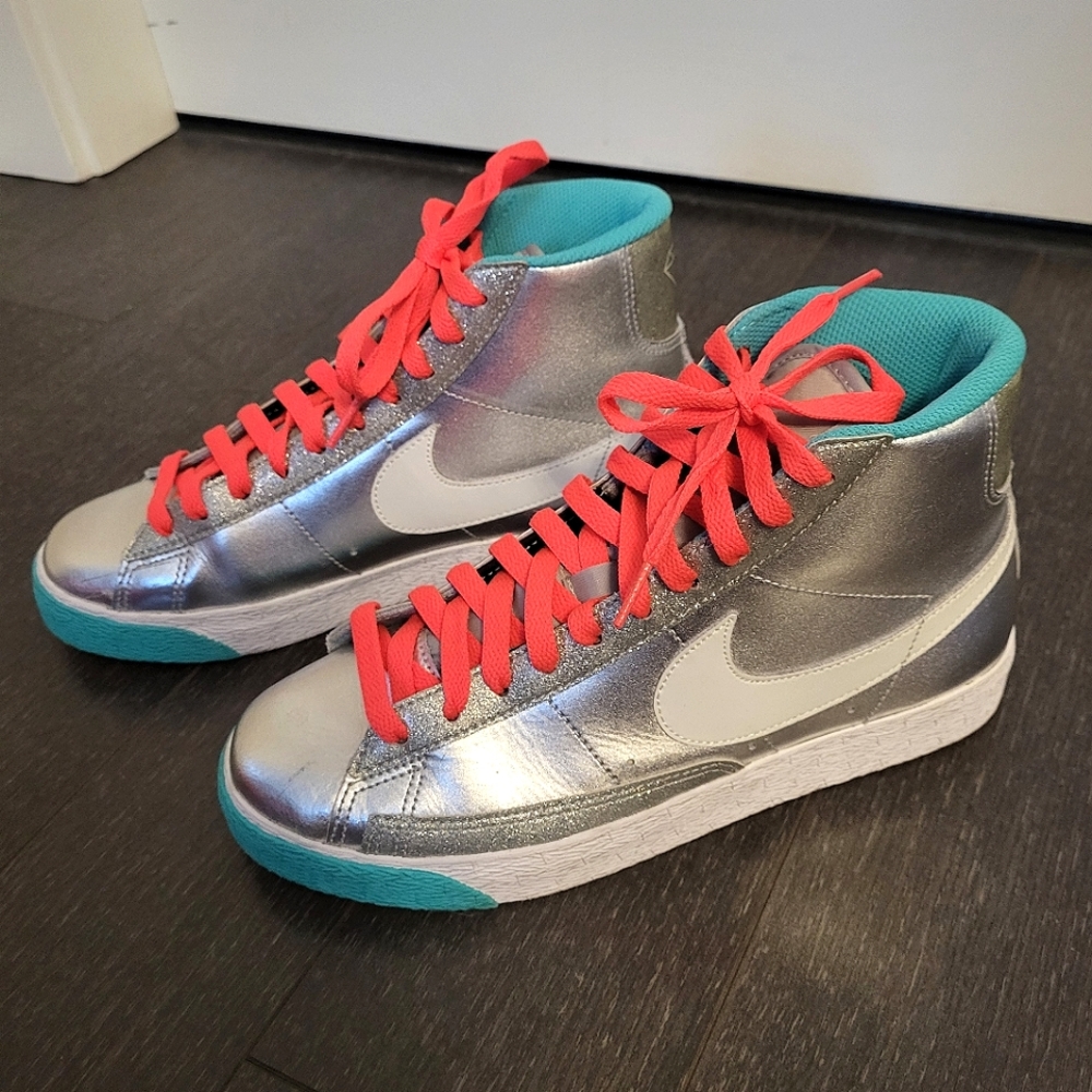 Nike Women Blazer High Freeze Queen Sliver Shoes Sneakers